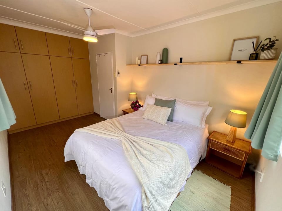 Bed, Bedroom, Garden view, fireplace, locker, wardrobe