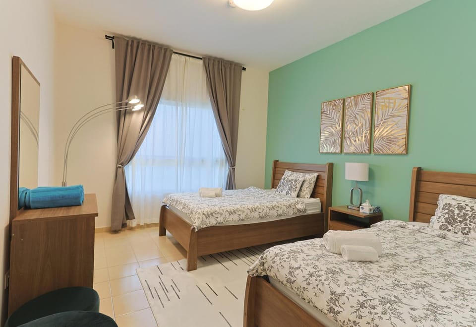Bedroom, towels