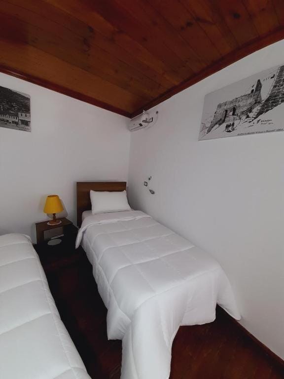 Edward Lear - Heritage Guest House Hostel in Europe