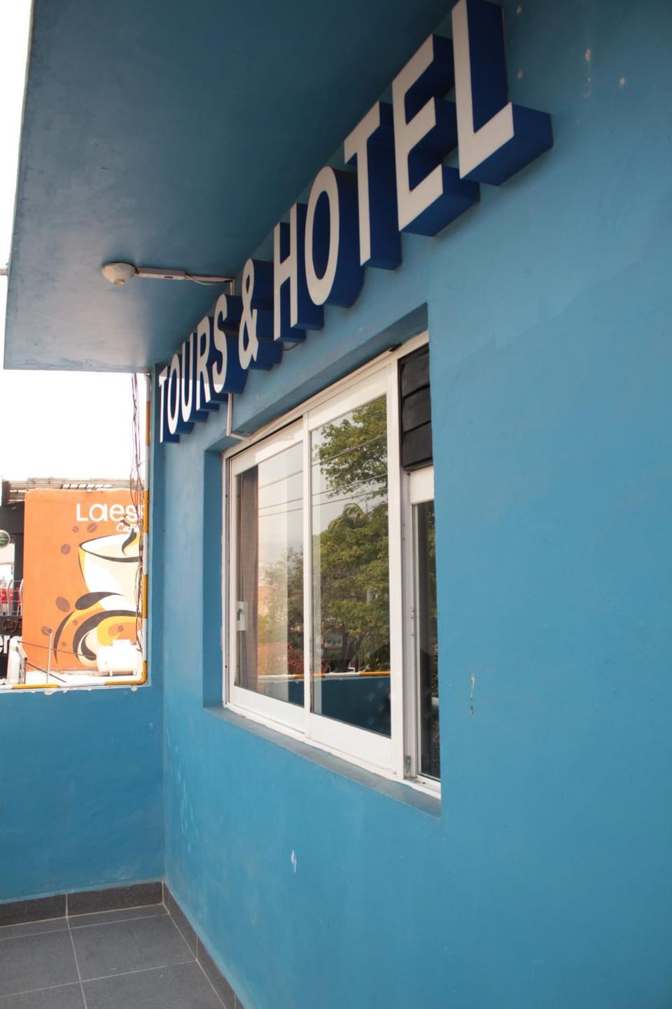 Facade/entrance