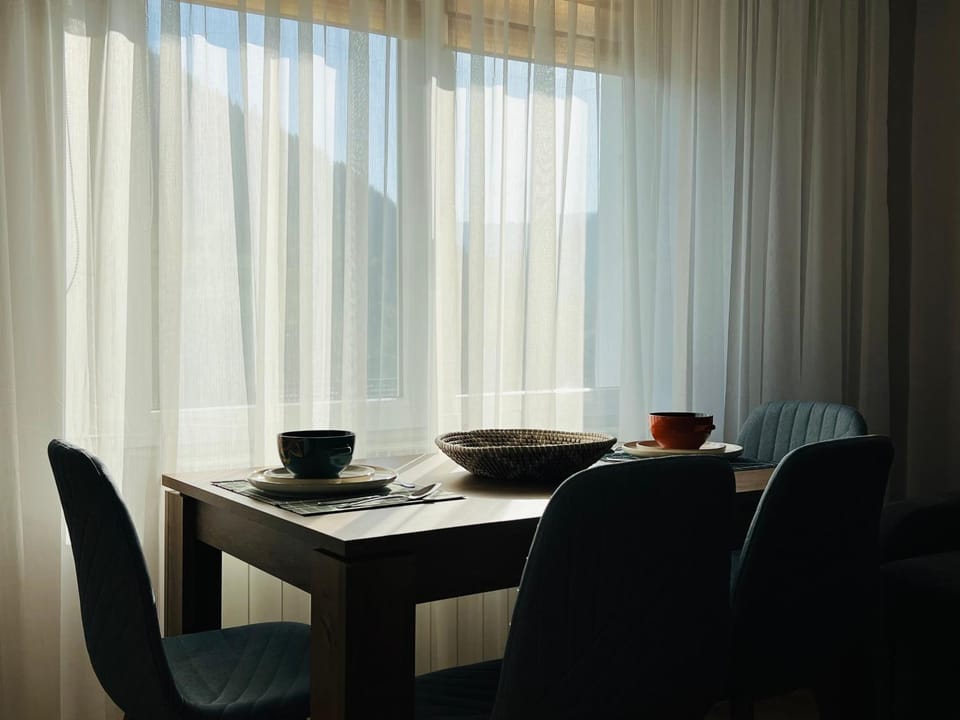 Living room, Seating area, Dining area