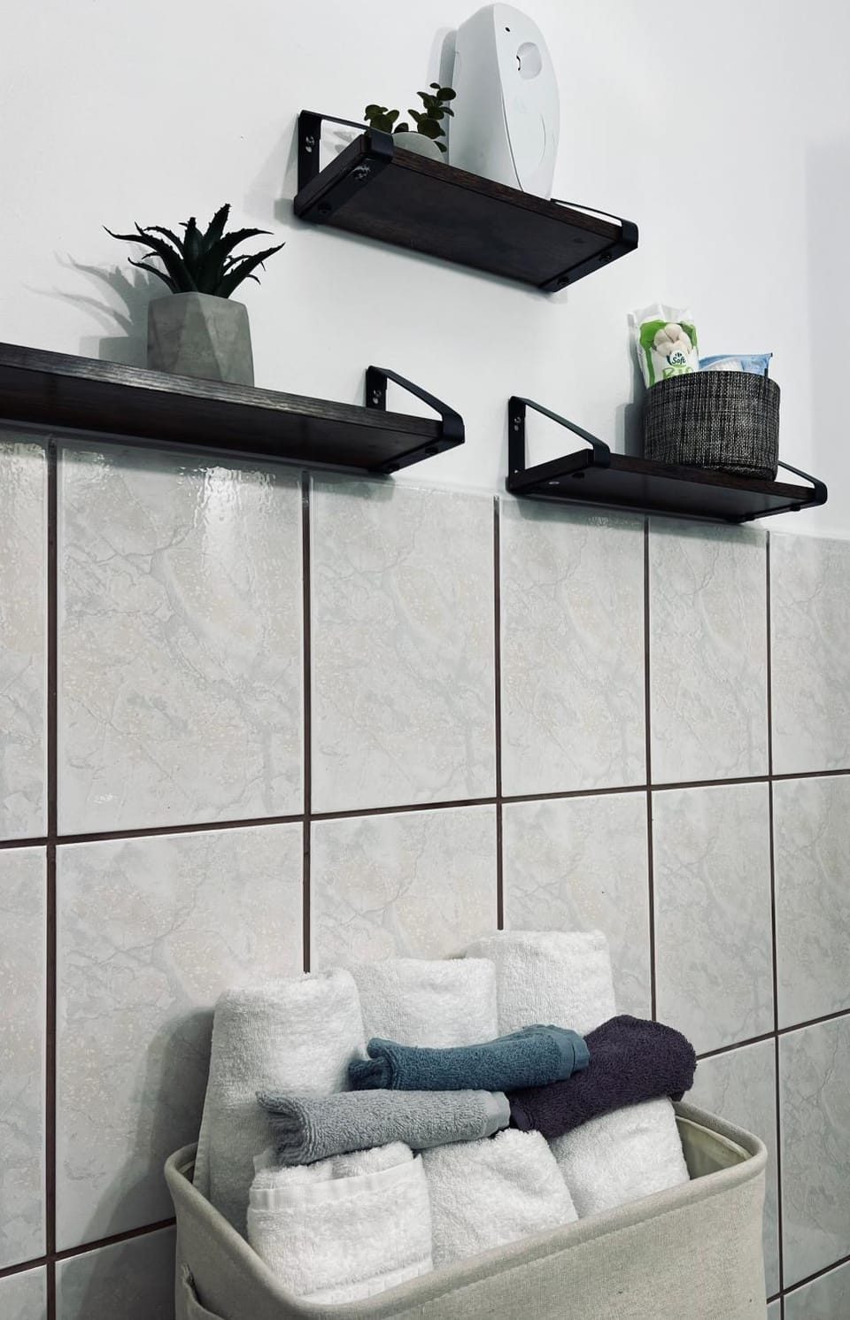 Bathroom, towels