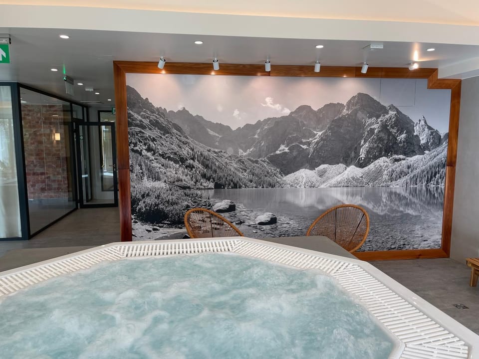 Hot Tub, Hot Tub