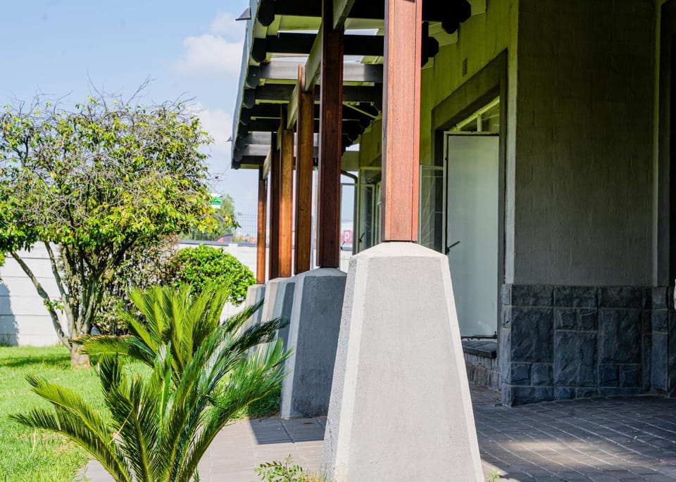 SAR GUESTHOUSE Bed and Breakfast in Gauteng