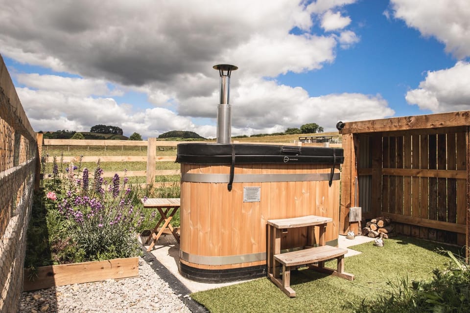 Day, Natural landscape, Garden, Hot Tub, Garden view