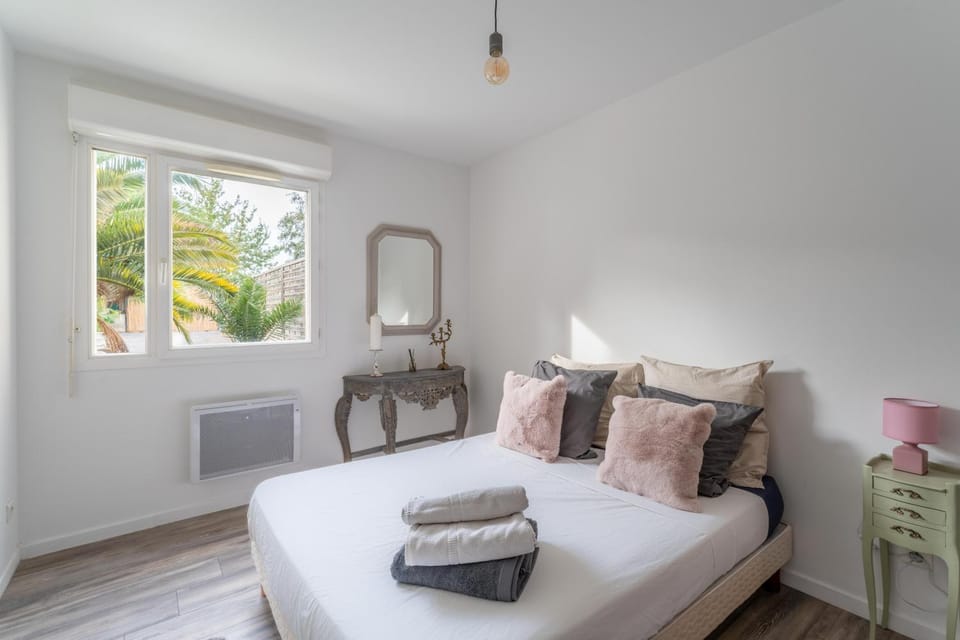 Living room, Bedroom