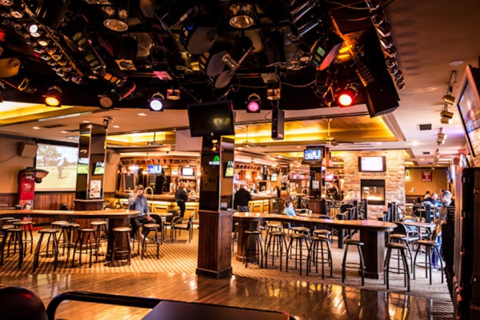 Restaurant/places to eat, Nightclub / DJ