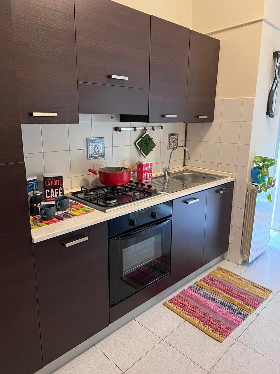 Kitchen or kitchenette, pet friendly, stove