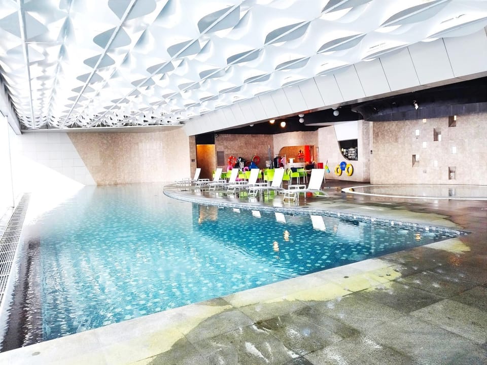 Swimming pool, Swimming pool