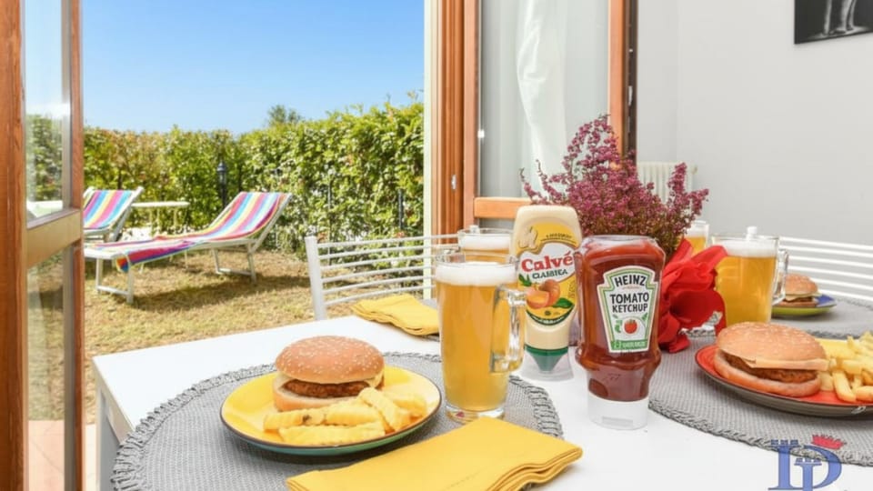 Dining area, Food, Garden view
