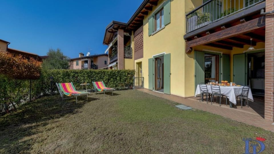 Property building, Garden, Garden view, sunbed