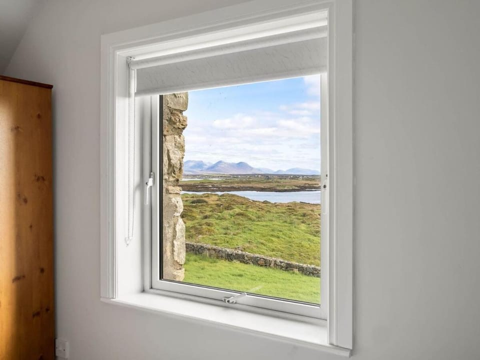 Day, Natural landscape, Lake view, Mountain view