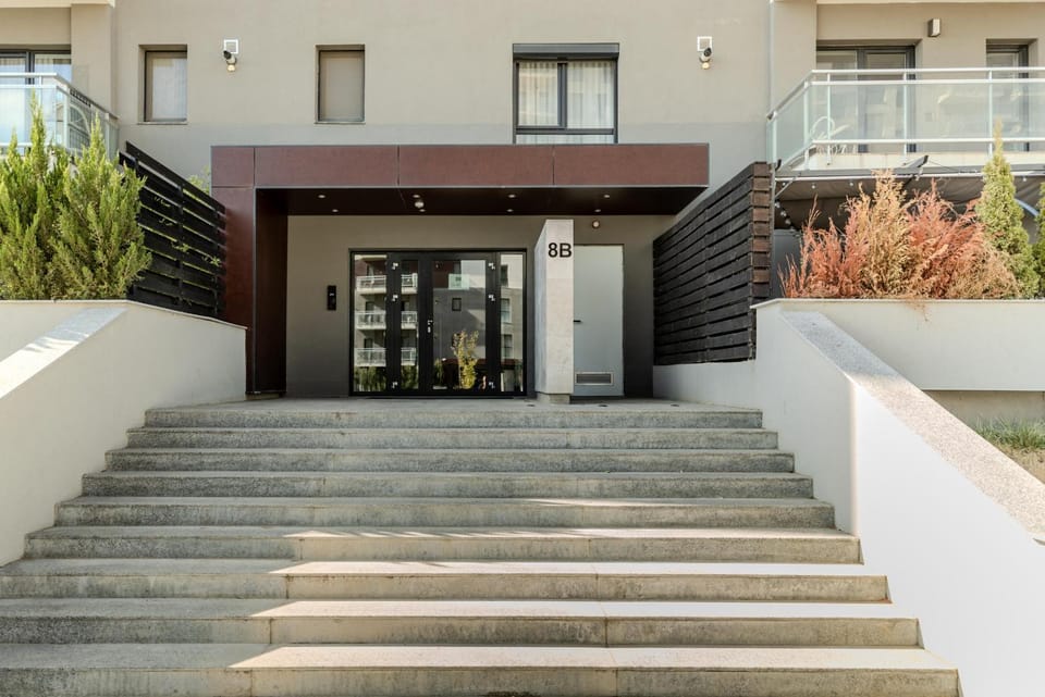 Property building, Facade/entrance