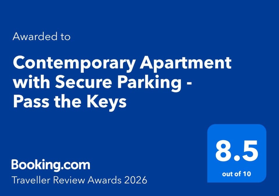 Contemporary Apartment with Secure Parking - Pass the Keys Apartment in Shrewsbury