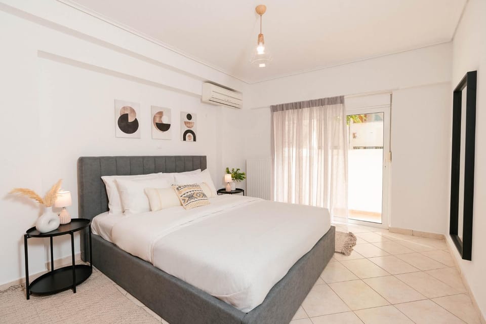 Bed, Photo of the whole room, Bedroom, air conditioner