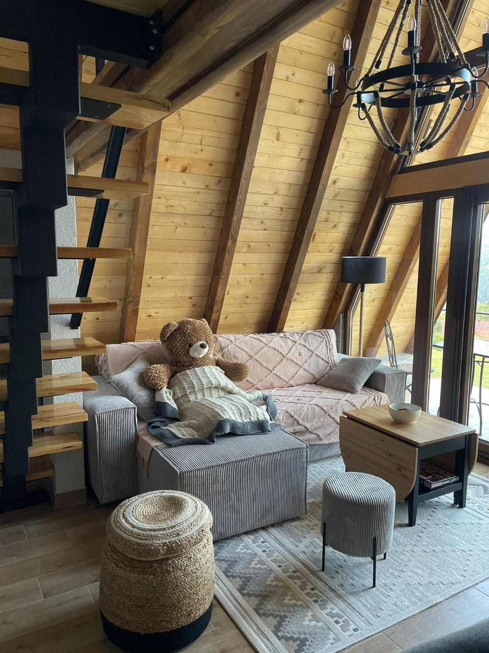 Living room, Seating area