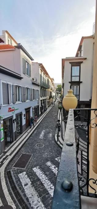 Property building, Day, Neighbourhood, City view, Street view, Location