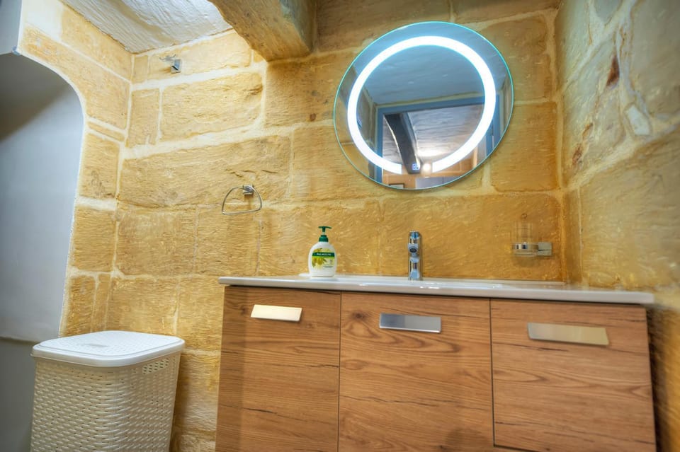 1bedroom-stunning views in Valletta center JSPI1-1 Apartment in Valletta