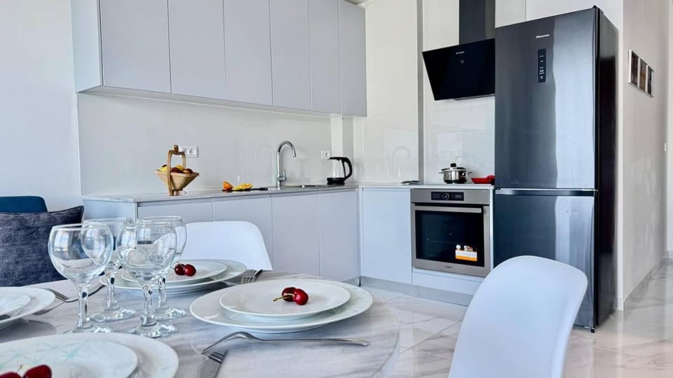 Kitchen or kitchenette, Living room, Seating area, Dining area, oven, stove