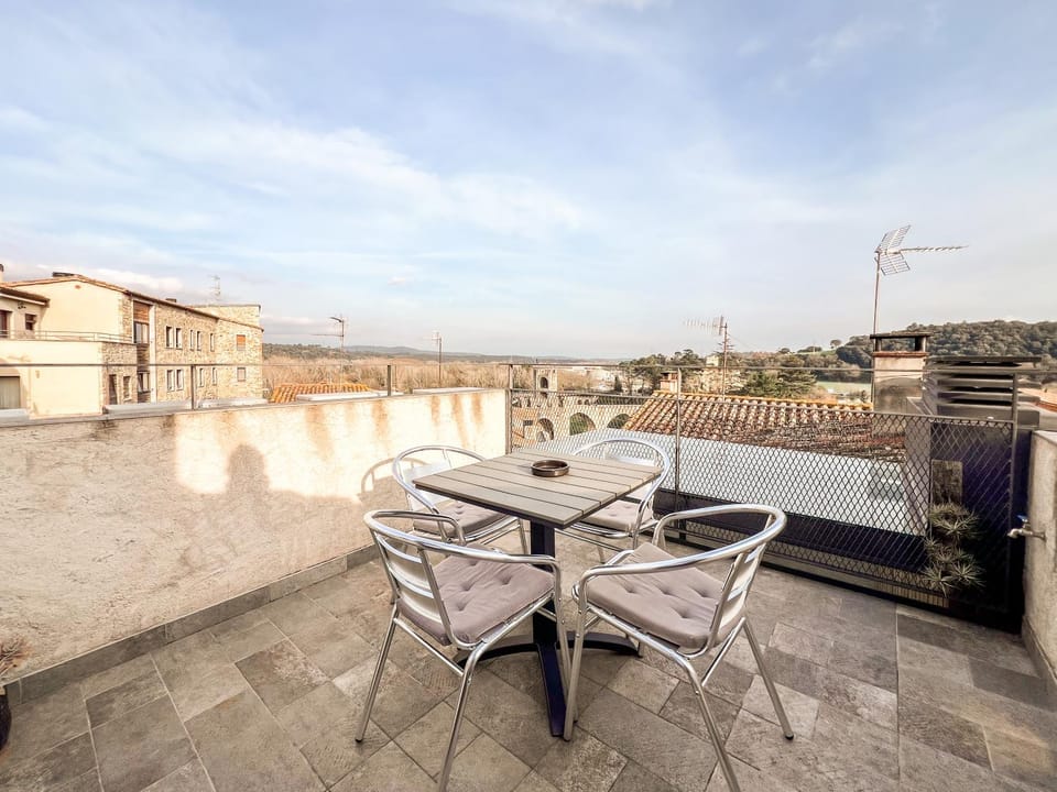 El Call, Àtic con vistas al puente de Besalú Apartment in Garrotxa