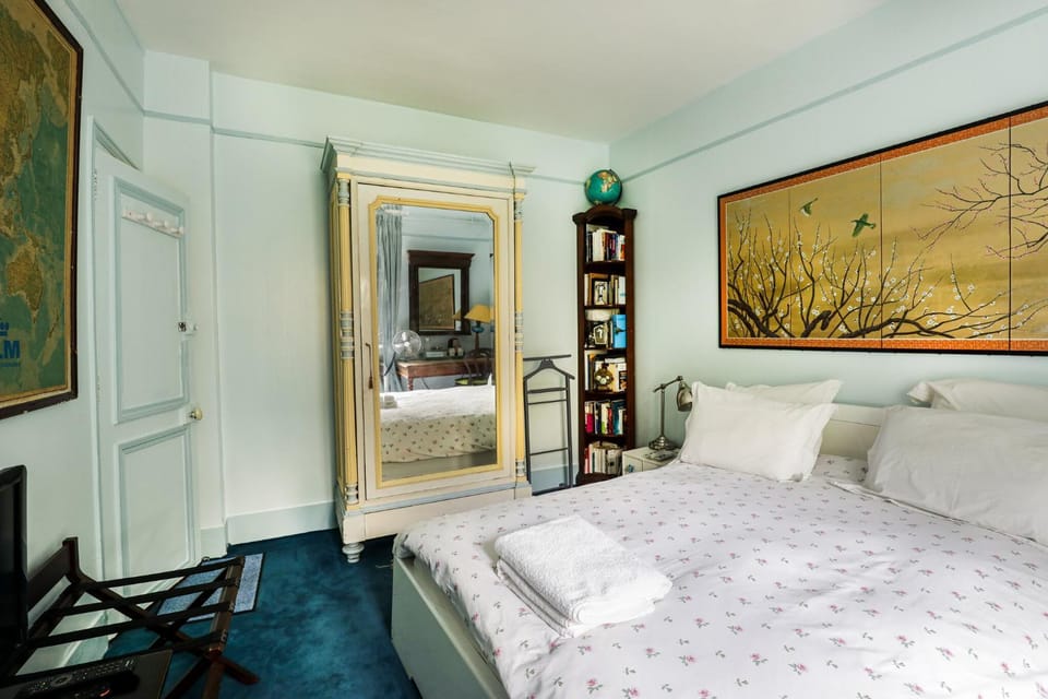 Bed, Photo of the whole room, Bedroom, wardrobe