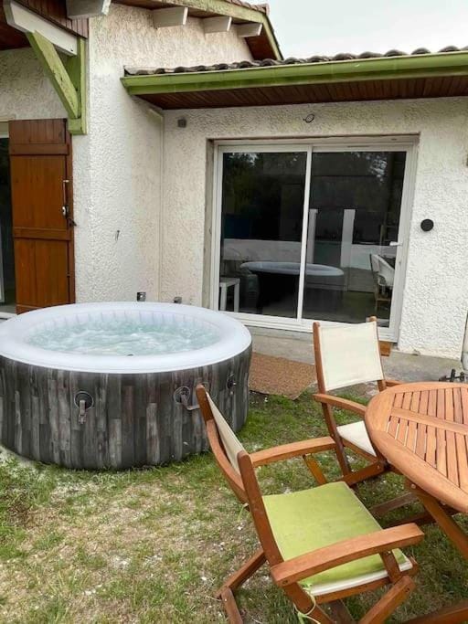 Hot Tub, Hot Tub, Balcony/Terrace, Garden view
