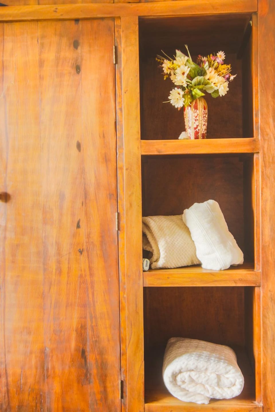 towels, wardrobe
