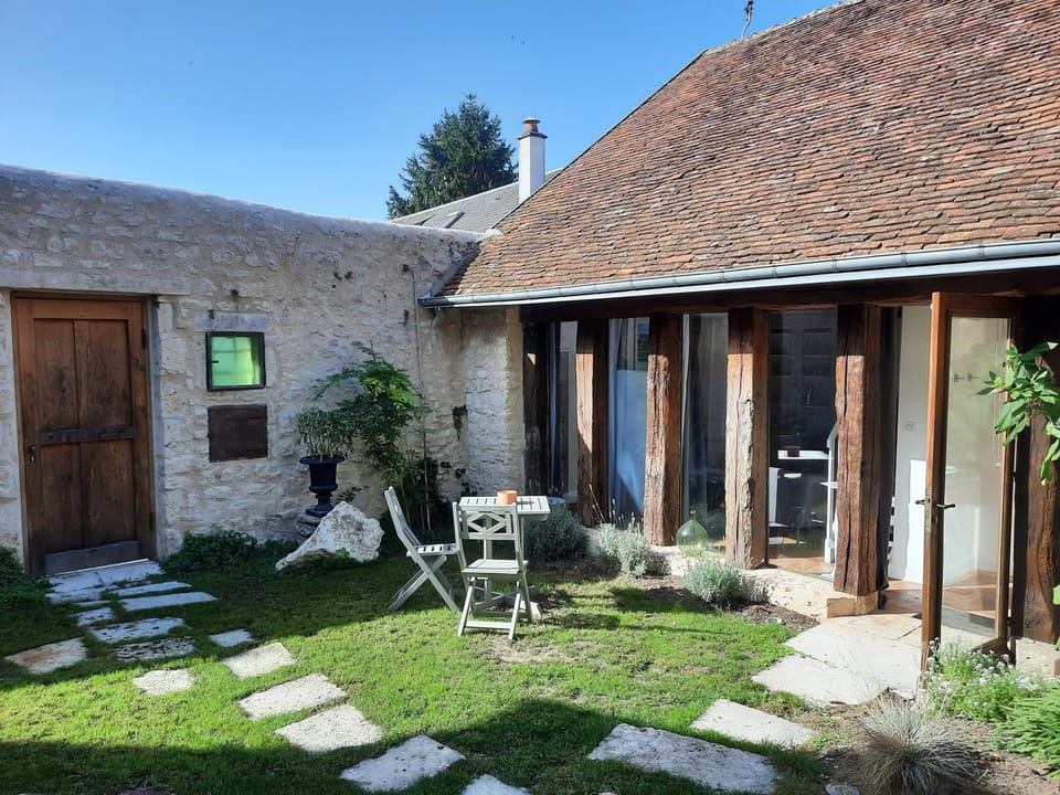 Property building, Patio, Garden
