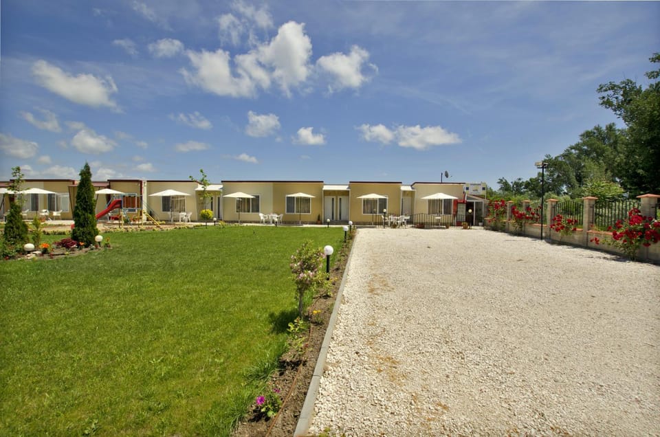 Garden, Garden view, Parking