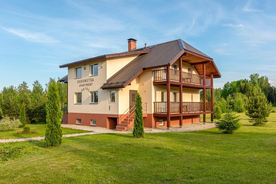 Property building, Facade/entrance, Garden, Balcony/Terrace, Balcony/Terrace