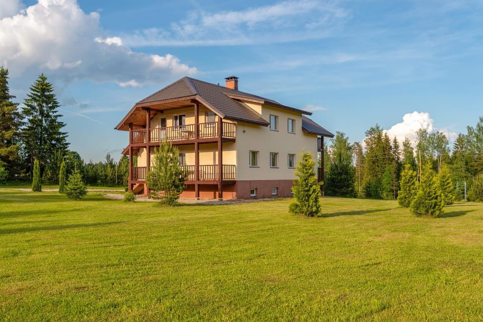 Property building, Garden, Balcony/Terrace, Balcony/Terrace