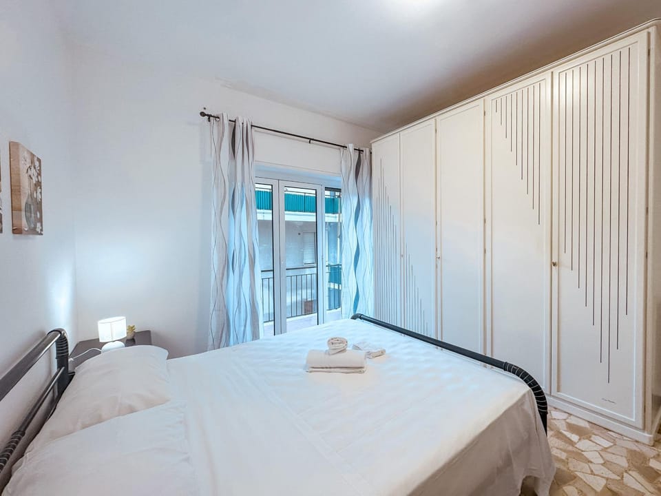 Bed, Photo of the whole room, Bedroom, wardrobe