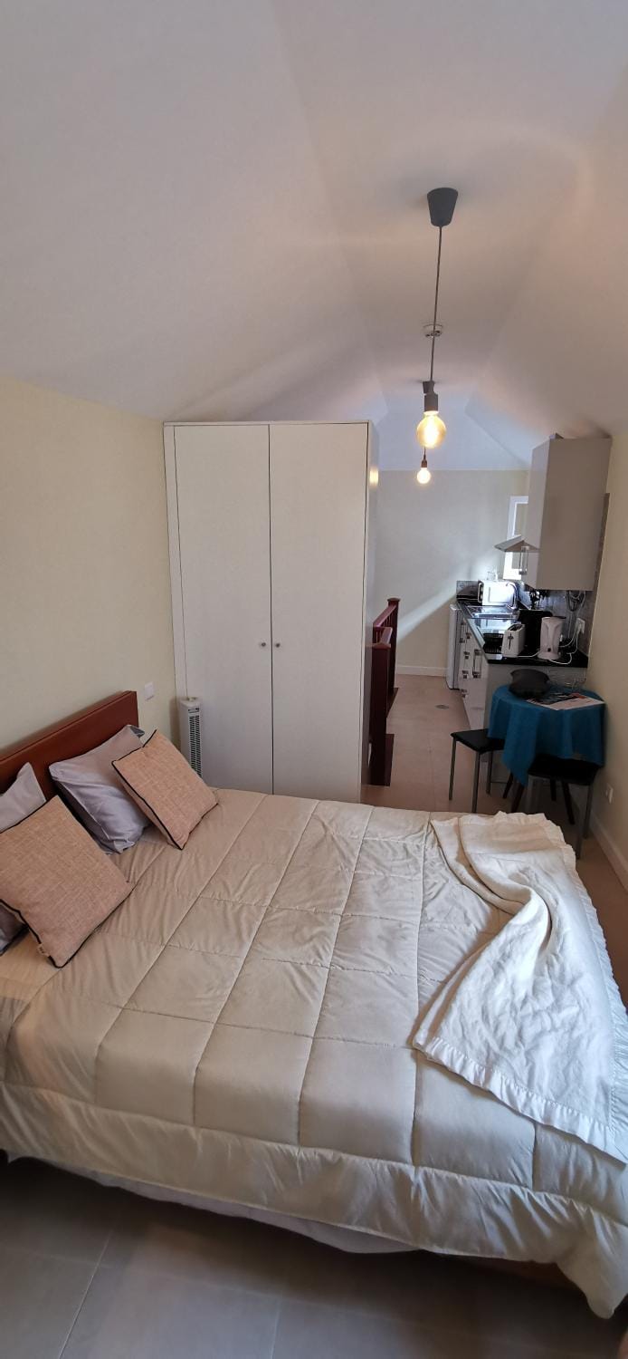 Bed, Photo of the whole room, Bedroom, hair dresser, wardrobe