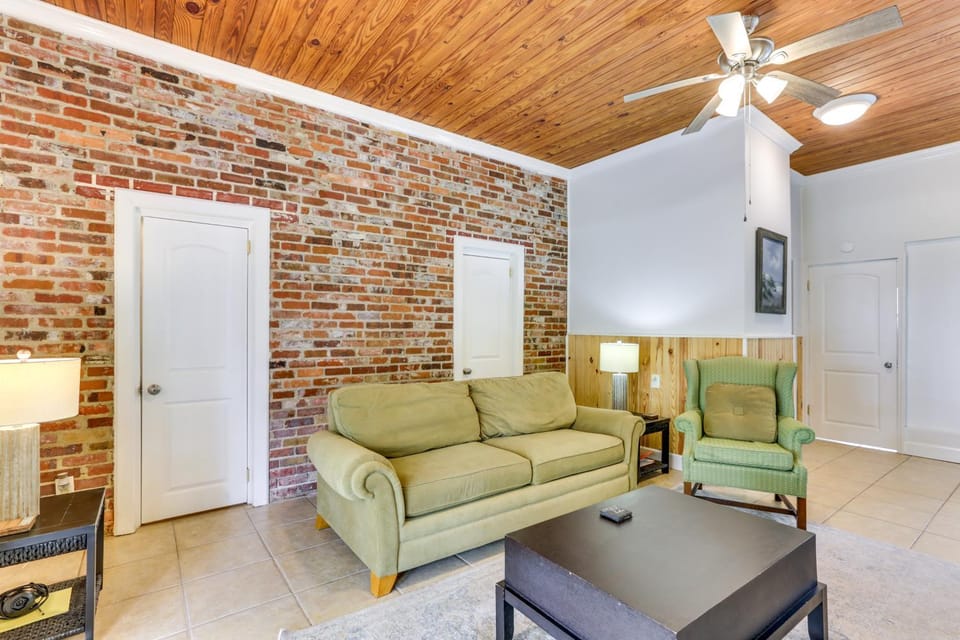 2 Mi to Mashes Sands Beach: Quiet Home w/ Dock! House in Florida