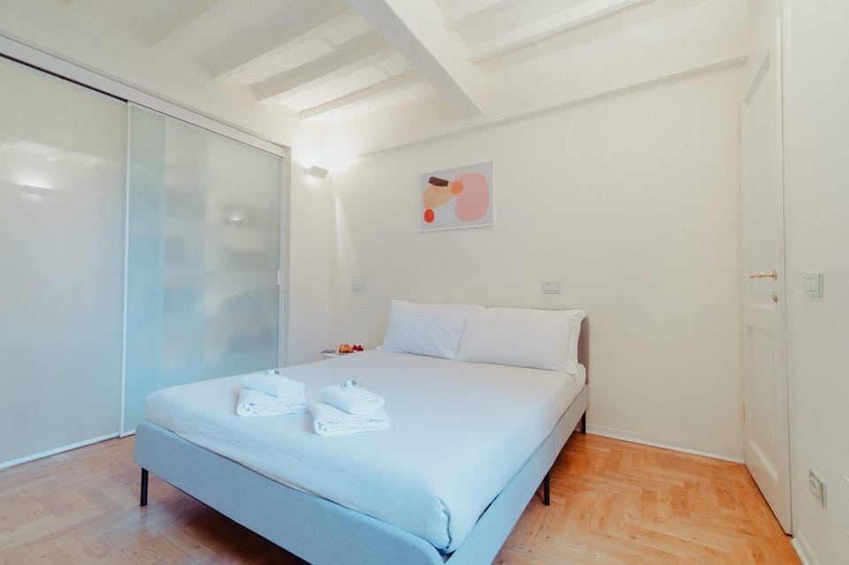 Bed, Photo of the whole room, Bedroom, towels, wardrobe