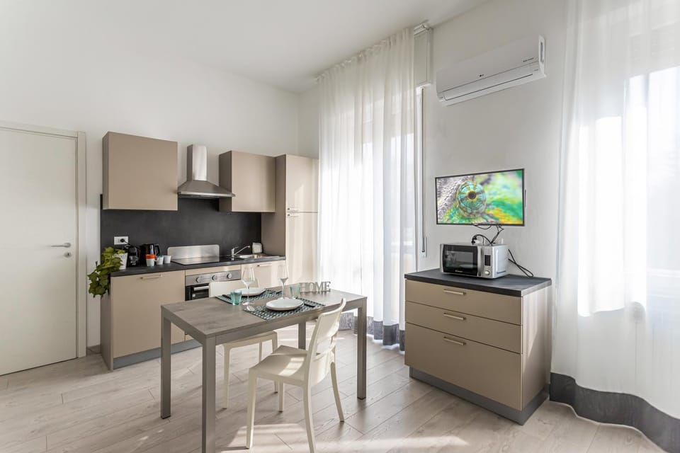 TV and multimedia, Living room, Dining area, pet friendly, air conditioner