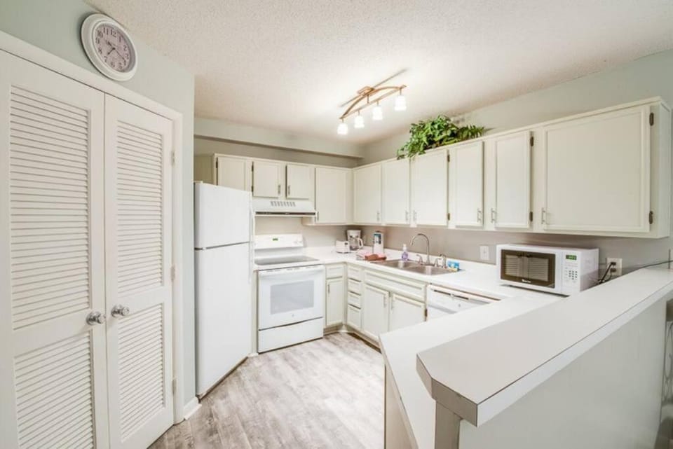 Lg 2BR/2BA - Hilton Head Condo Near the Beach(New) Apartment in South Forest Beach