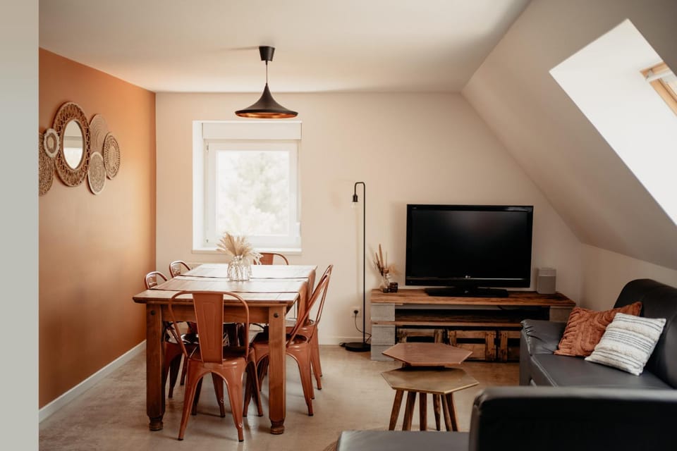 TV and multimedia, Living room, Dining area