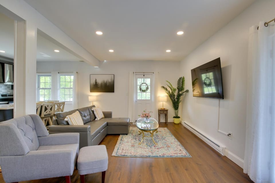 Fire Pit + On-Site Pond: Hudson Valley Home! House in Hudson Valley