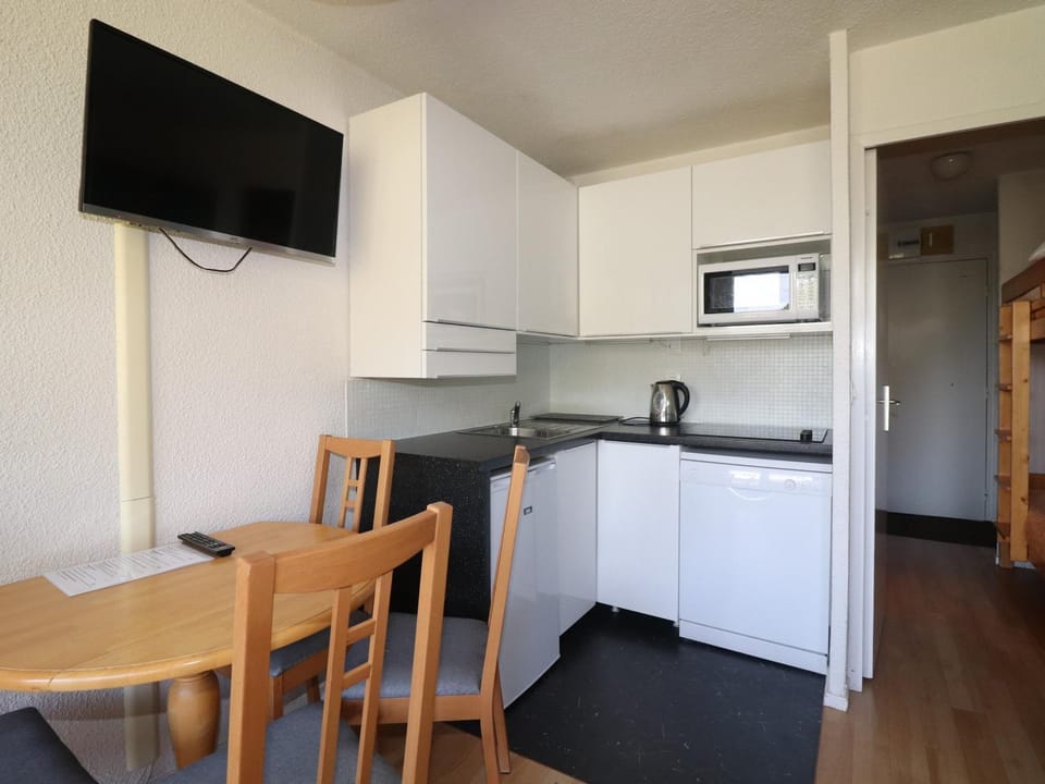 Studio confort 4 pers, proche pistes, animaux OK, balcon - FR-1-502-535 Apartment in Tignes
