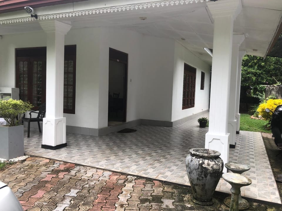 Property building, Day, Garden, Garden view