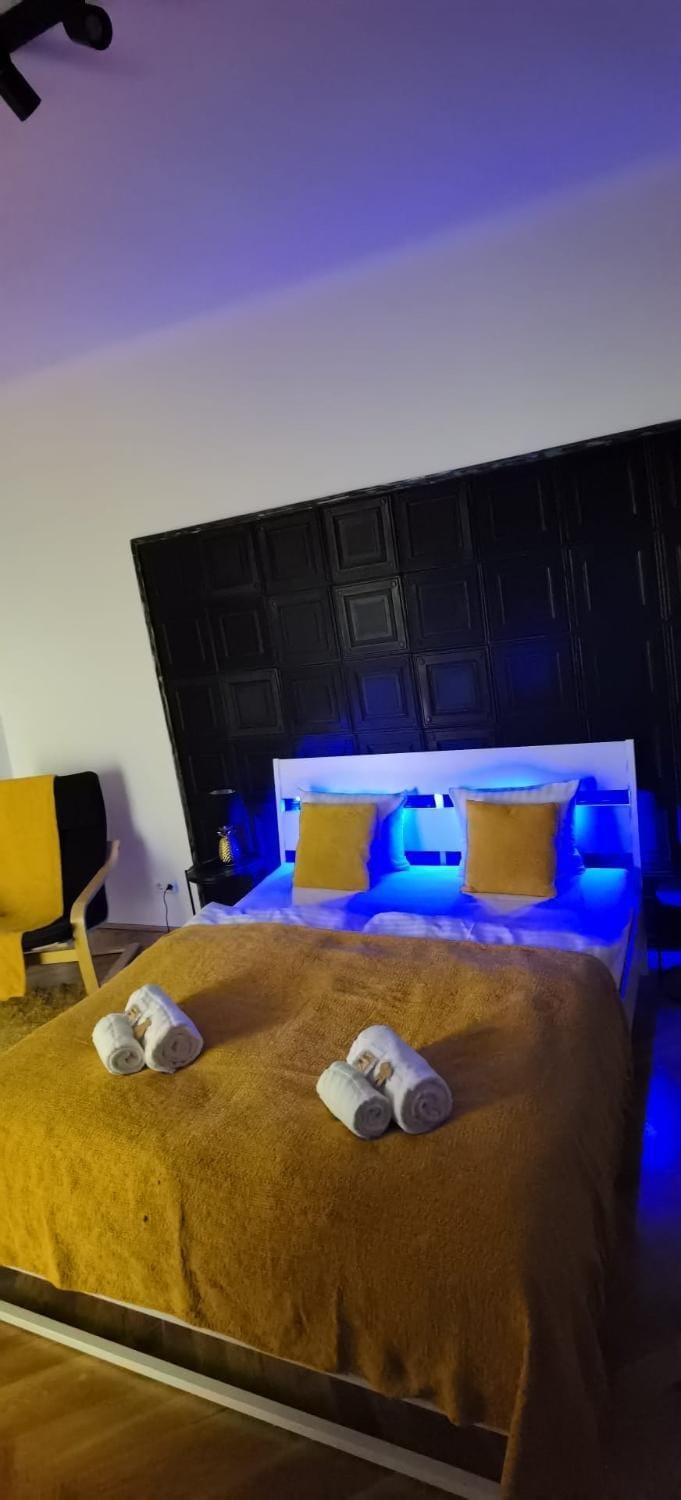 Bed, Bedroom