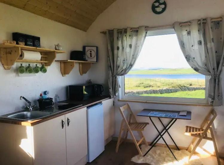 The Snuggly Sheep Farm Stay Shepherd Hut Apartment in County Donegal