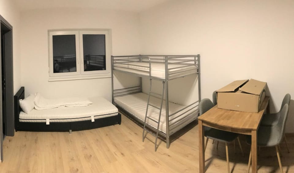 Zimmer mit Bad und Küche Bed and Breakfast in Lower Saxony, Germany