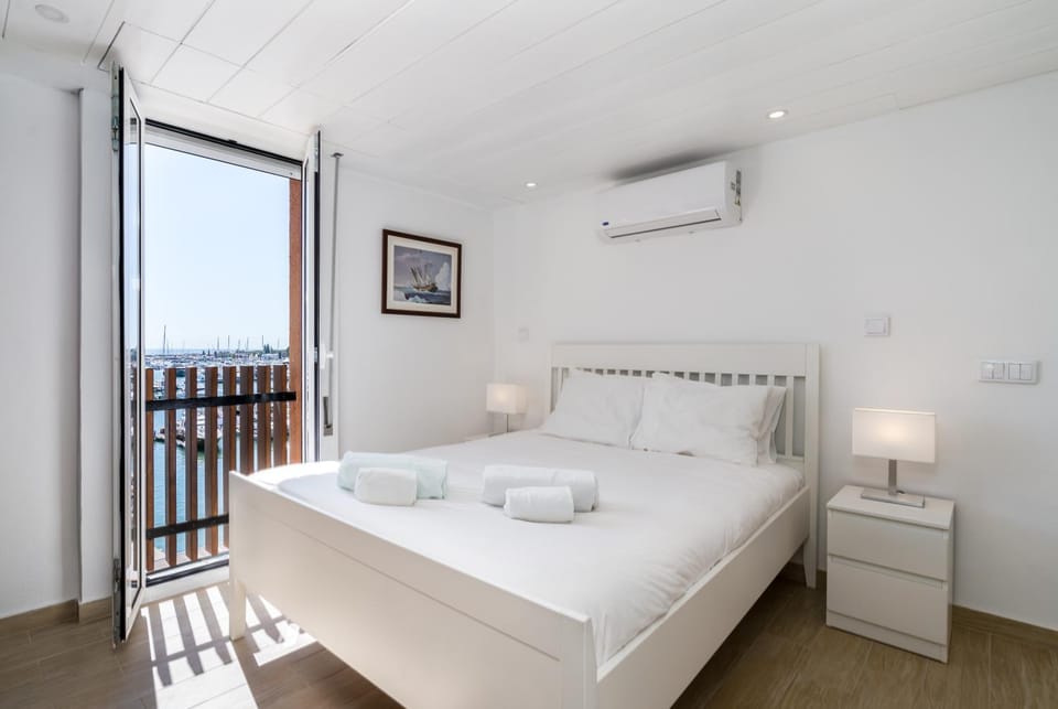 Bed, Bedroom, air conditioner