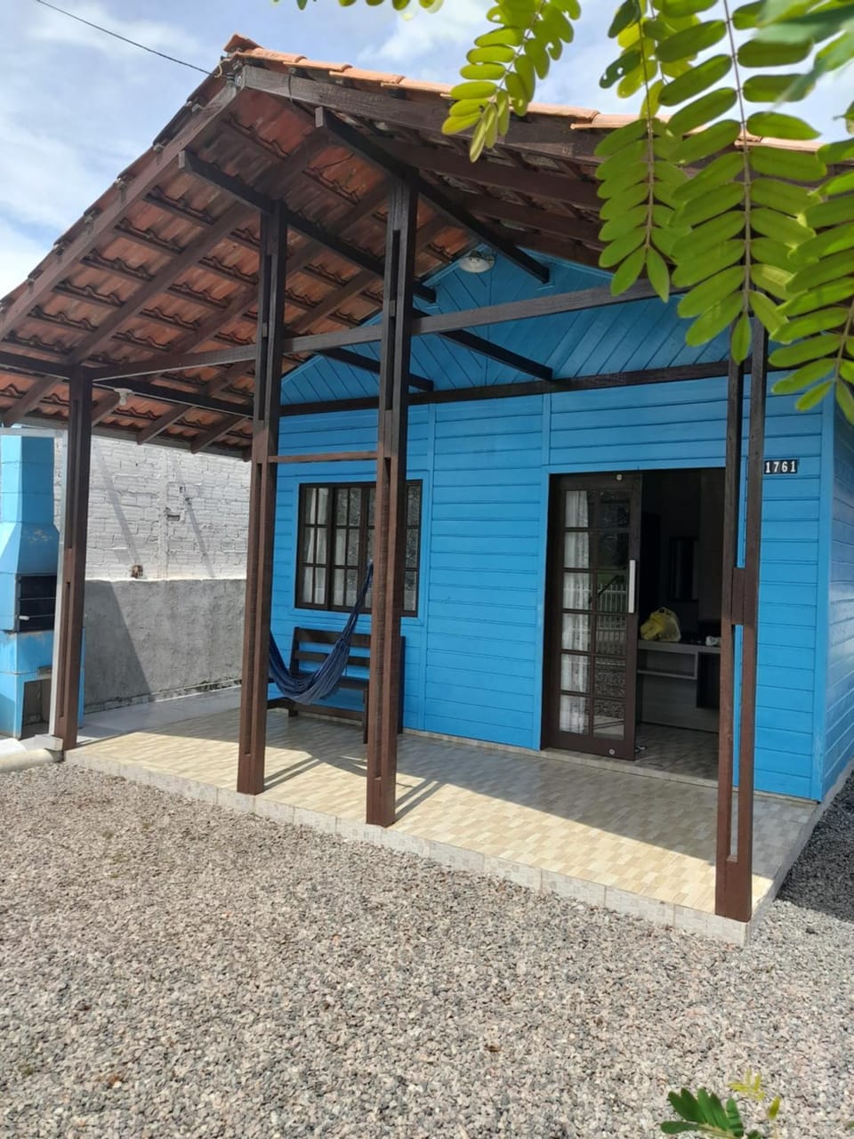 Facade/entrance, Parking