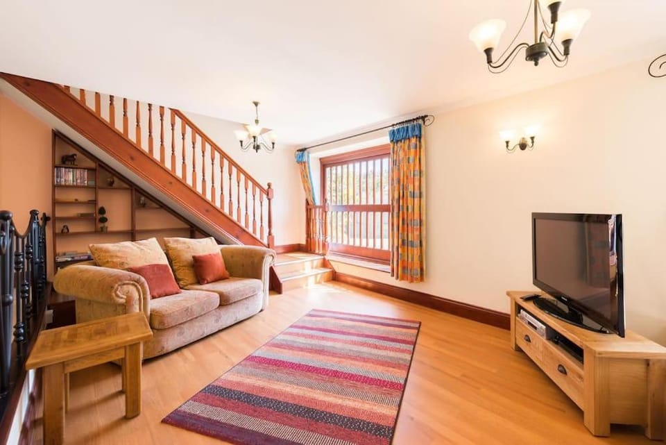 Super Spacious Country house pet/party friendly. House in England