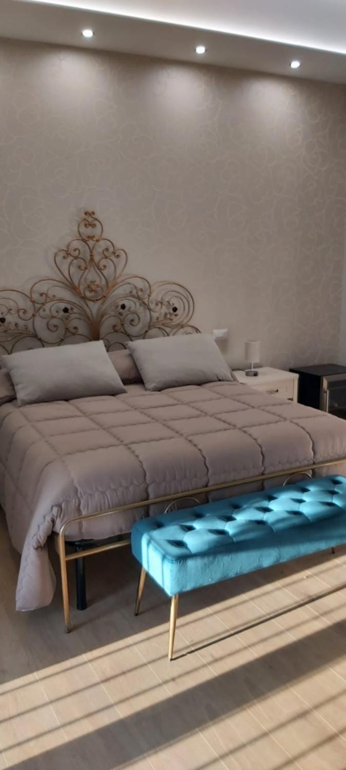 Bed, Bedroom, Internal: Not applicable to any particular room