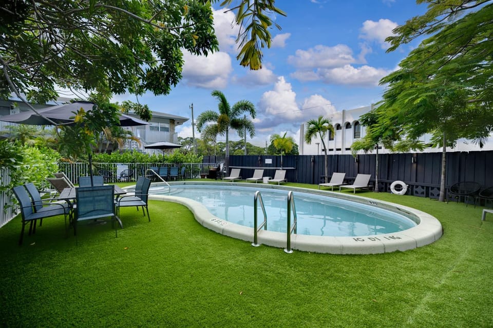 Patio, Pool view, Pool view, Swimming pool, Swimming pool, sunbed