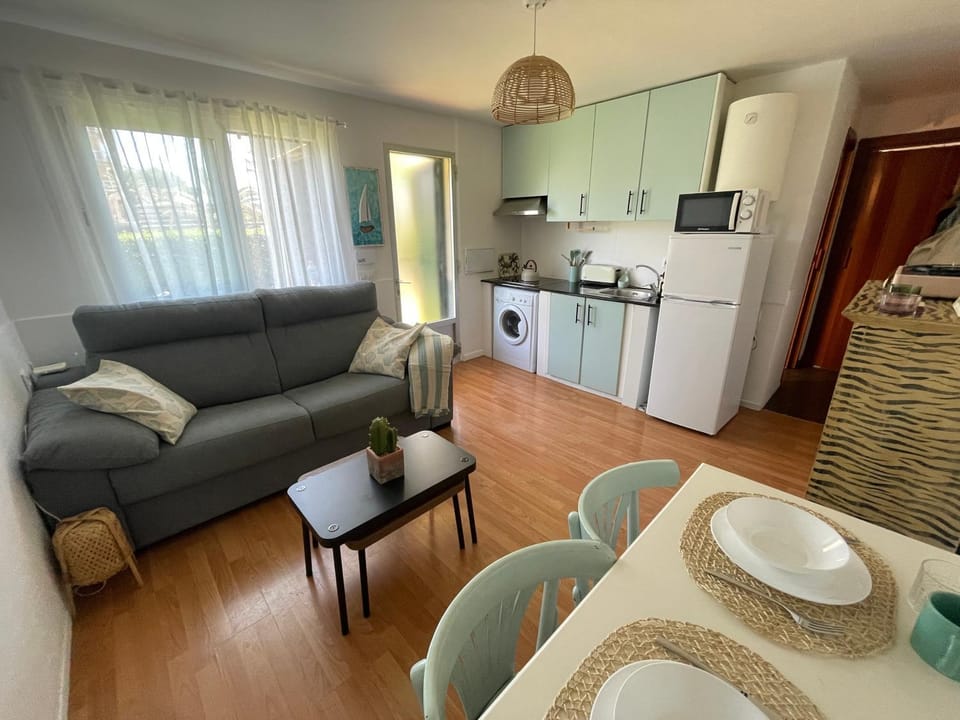 Kitchen or kitchenette, kitchen